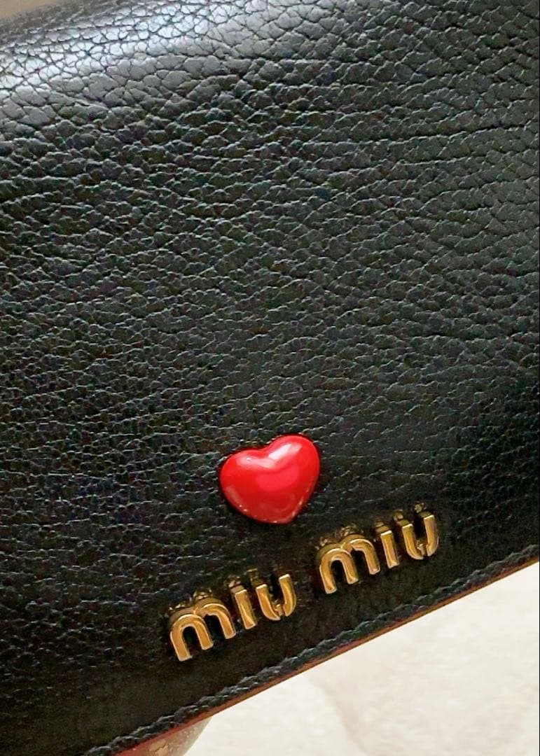 【箱・ギャランティカード付き】miumiu 財布 マドラス ハート