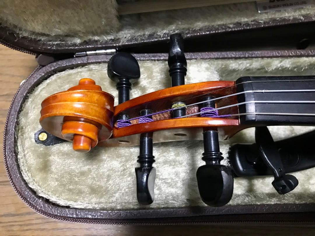 4/4 No.280 SUZUKI VIOLIN 弓・肩当て付