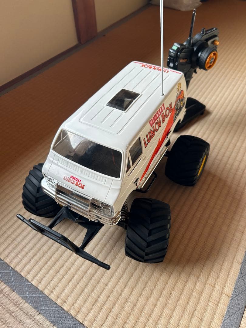 VANESSA'S LUNCH BOX ラジコンカー