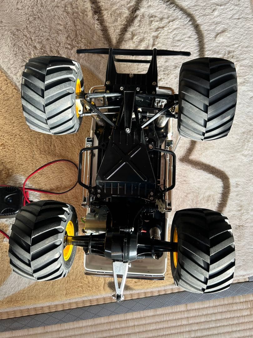 VANESSA'S LUNCH BOX ラジコンカー