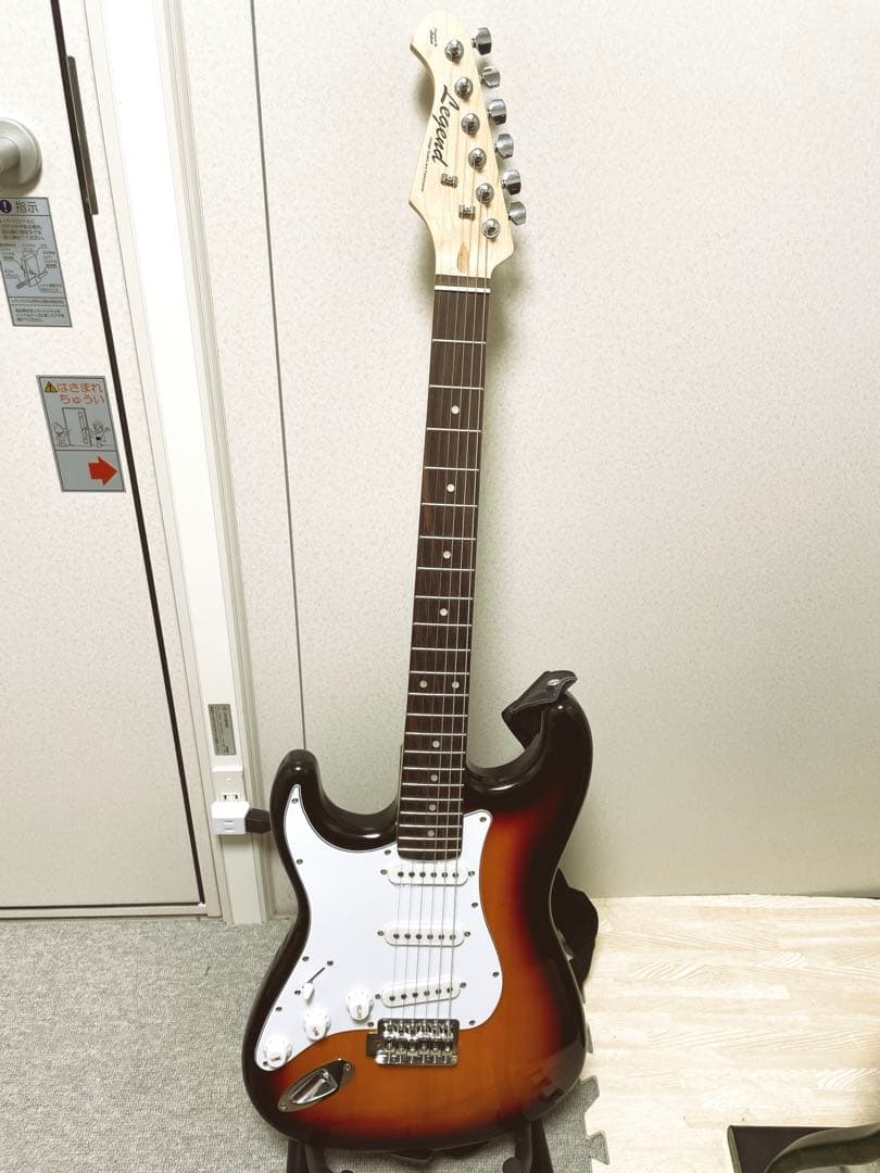 レフティーエレキギター　Legend