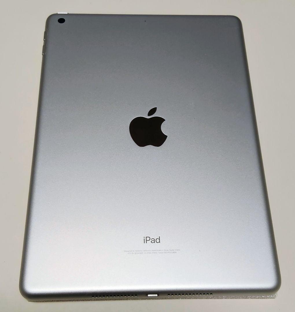☆美品☆iPad本体 シルバー＋ ガラスフィルム＋ブラックカバー