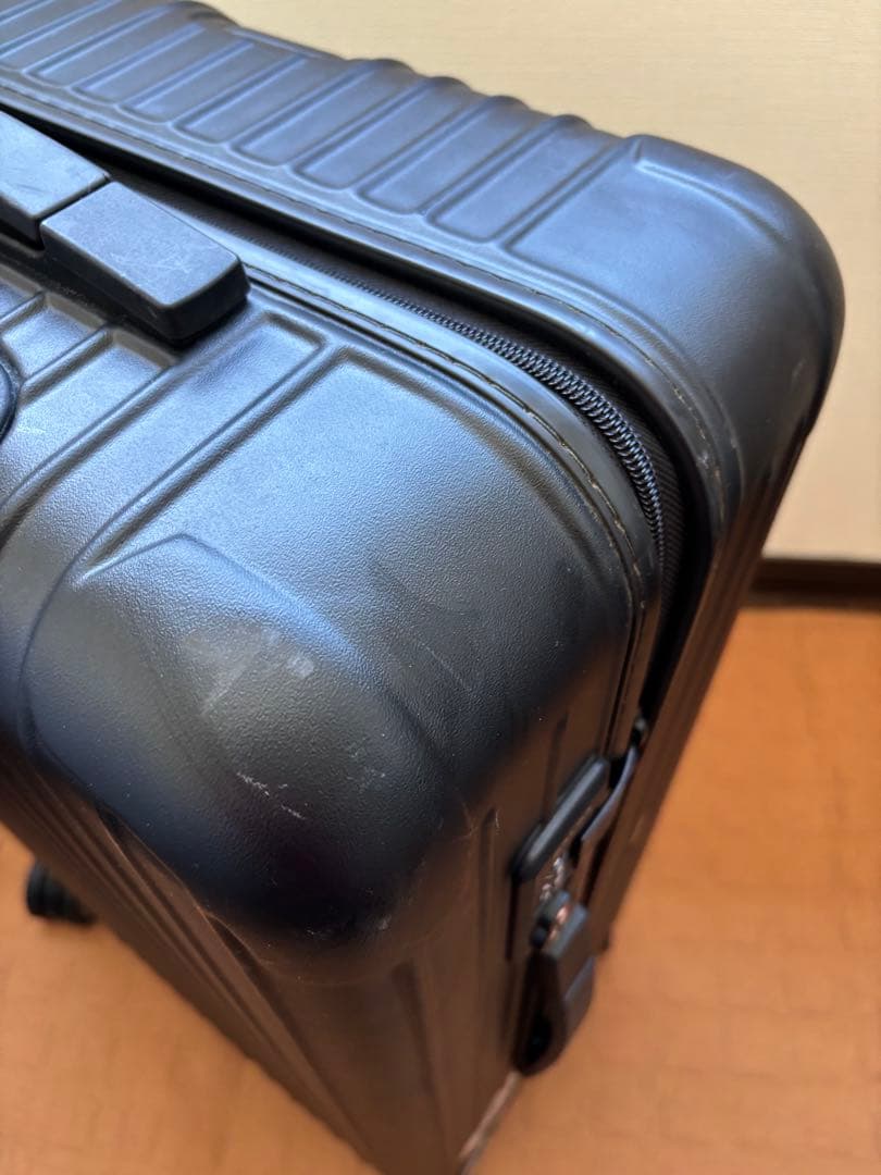 RIMOWAリモワサルサ　61L マットブラック4輪