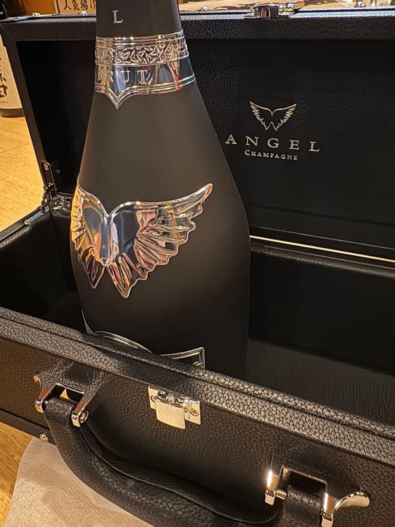 ANGEL Champagne エンジェルブリュット黒　シャンパン　今週取り下げ