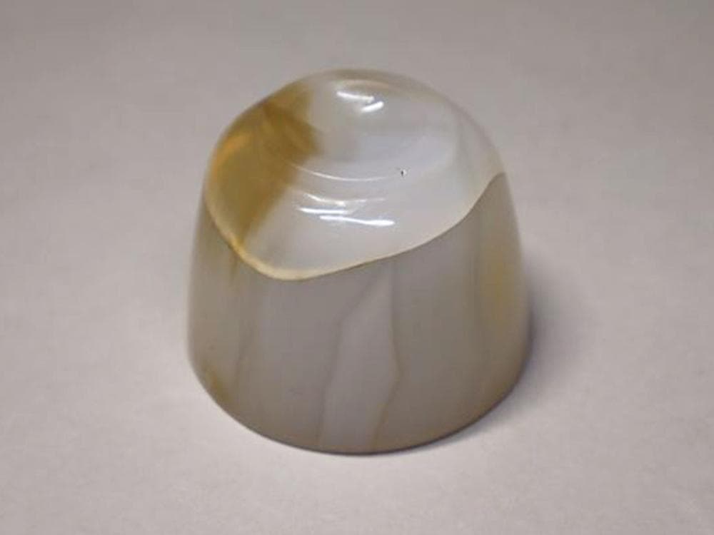 【玉】　★ 玉石 冰糖瑪瑙料小杯 ★　清朝期　整料彫刻 茶器酒器　文房珍玩