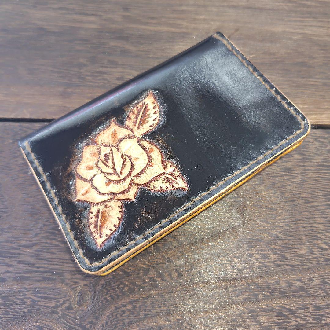 ミドルサイズ トラッカーウォレット 黒×茶 1輪のバラ