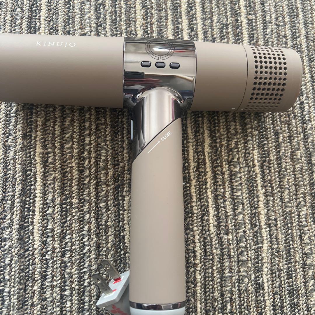 未使用展示品KINUTO ヘアドライヤー ベージュ コンパクト
