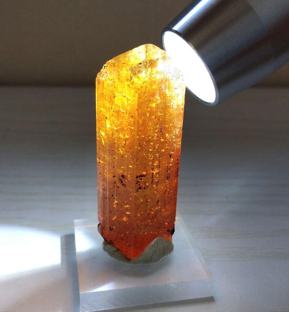 インペリアルトパーズ　宝石鉱物標本