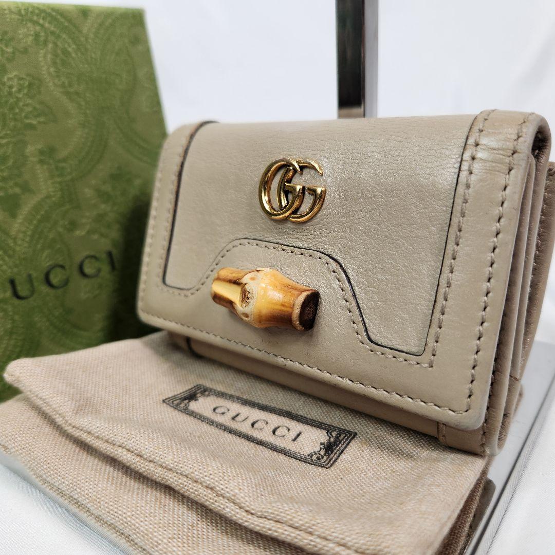 現行モデル　GUCCI マーモント バンブー 三つ折り財布 グレージュ 金具
