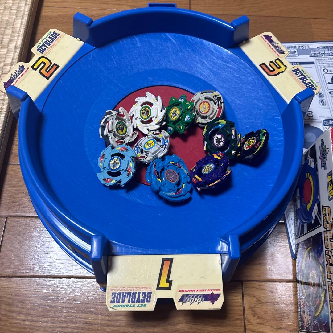 ベイブレード　スタジアム＋ベイ10個セット【ブラックドランザーチップなし】