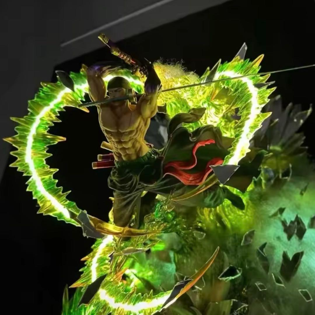 ワンピース ロロノア・ゾロLEDライト付きフィギュア