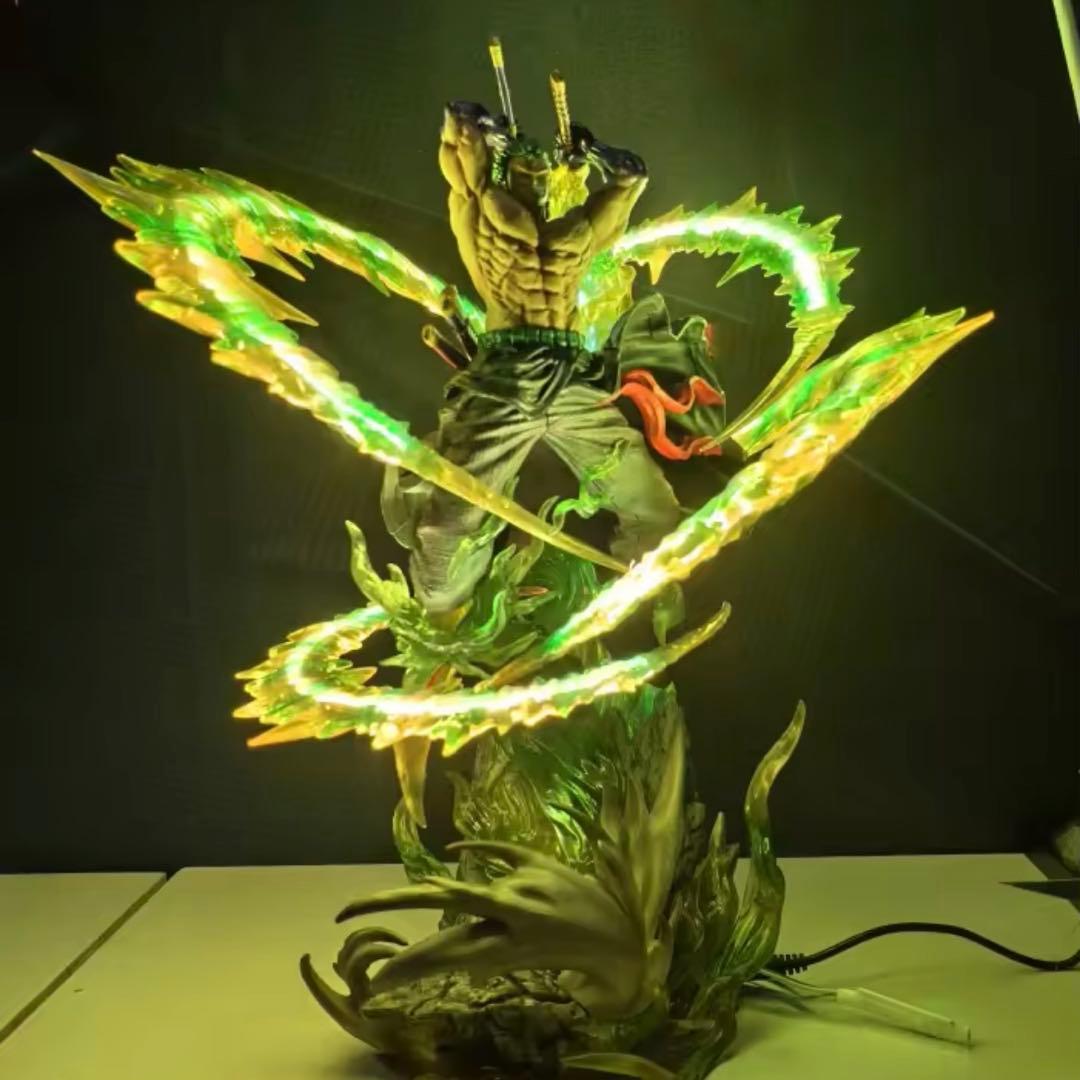 ワンピース ロロノア・ゾロLEDライト付きフィギュア