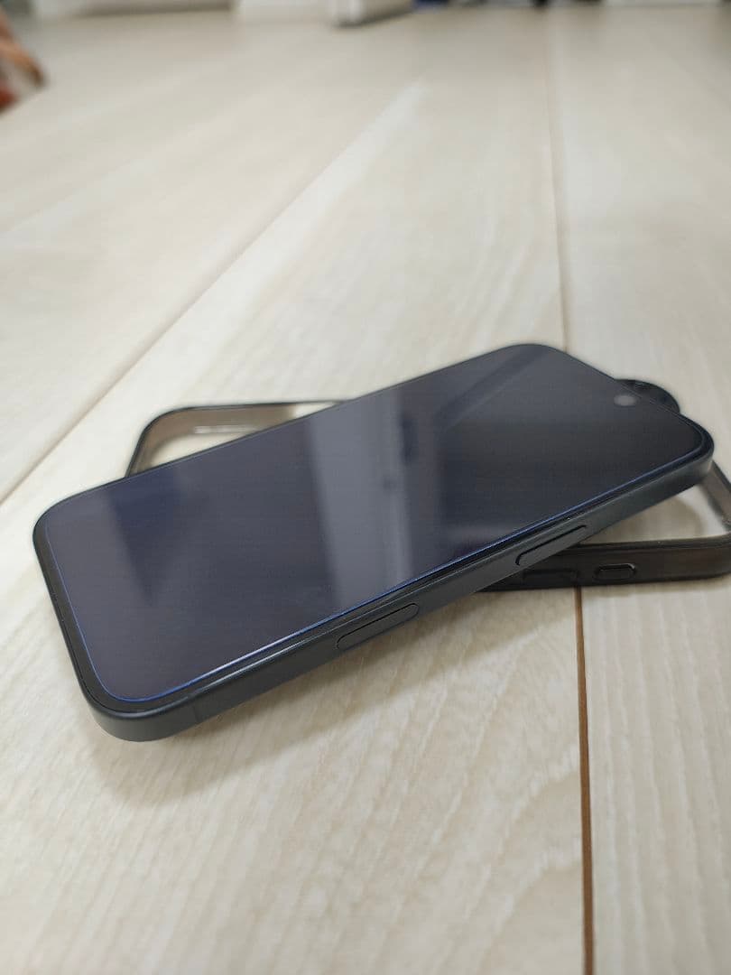 SIMフリー　iPhone16 128GB ブラック ケース付き　フィルム貼付済