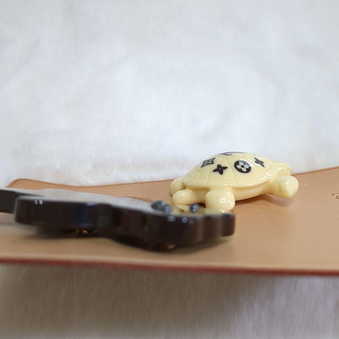 美品 ルイヴィトン LOUIS VUITTON ブローチ 熊 亀 クマ カメ