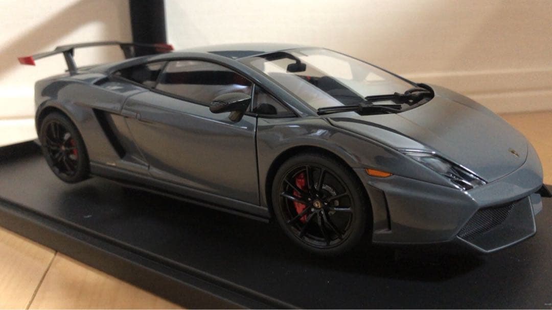 1/18　オートアート ランボルギーニ ガヤルド LP570-4