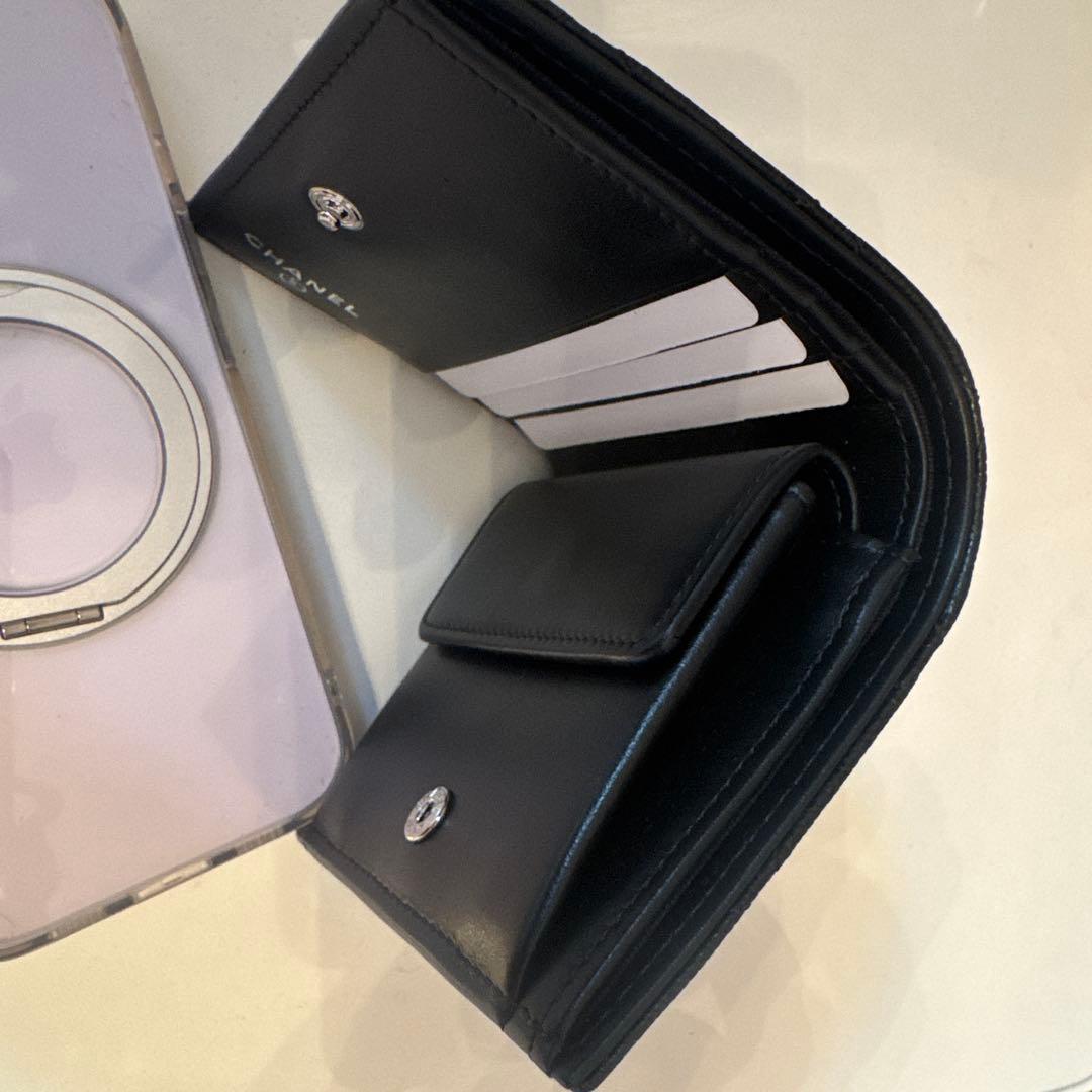 シャネル　ブラック 二つ折り財布