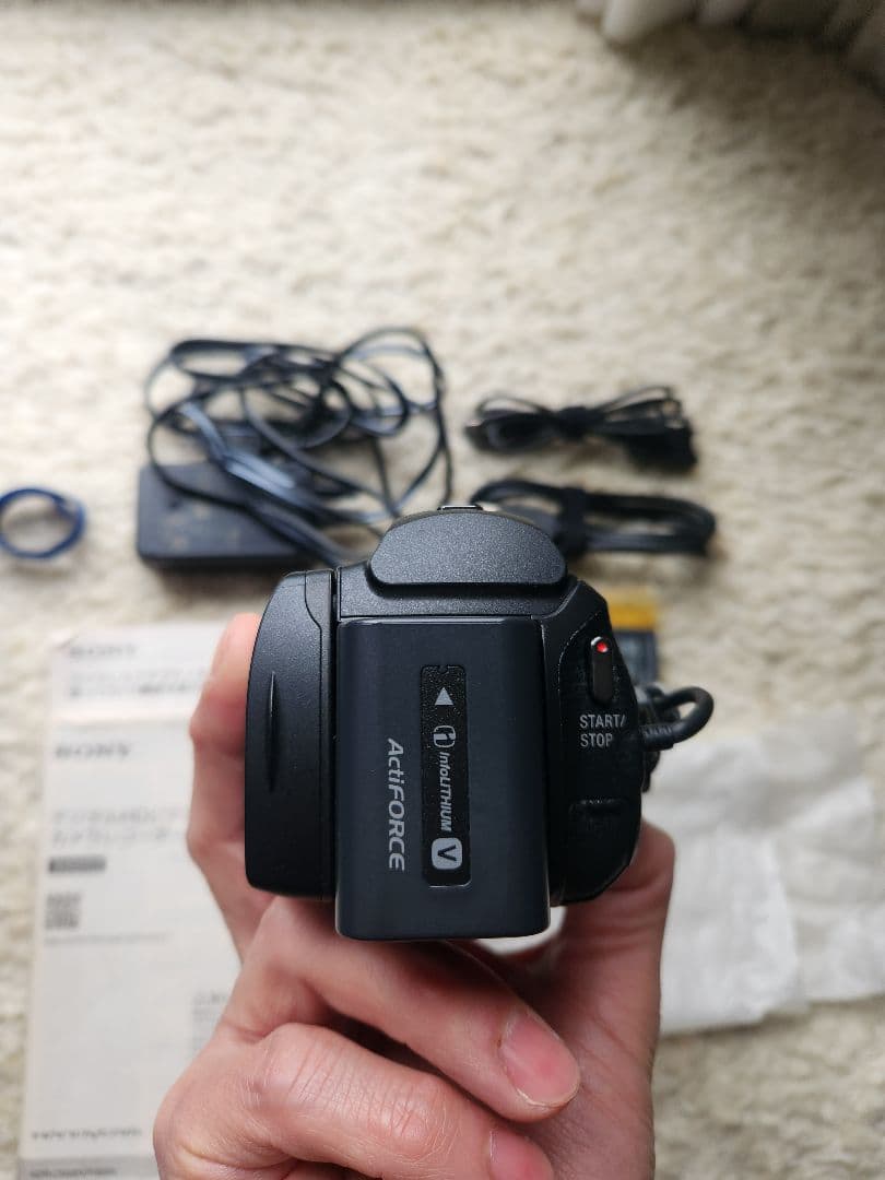 ゆ*み様 SONY HDR-PJ630V ビデオカメラ　三脚付き