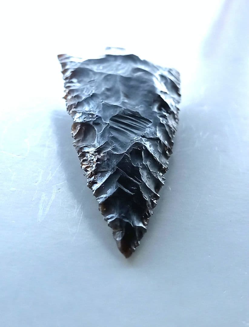 ❑ 憧れの赤メノウ モスアゲート 旧石器 372  ❒ 尖頭器 石器 模写