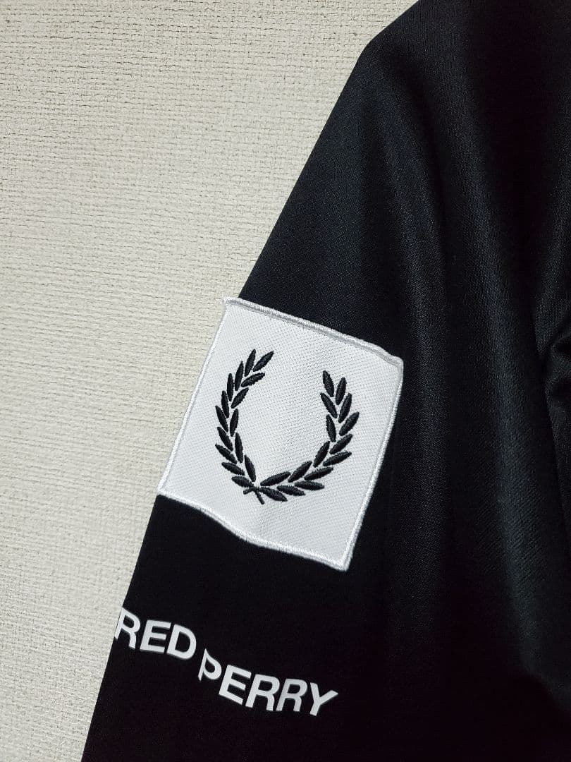 も*ん様 FRED PERRY　トラックジャケット　Sサイズ