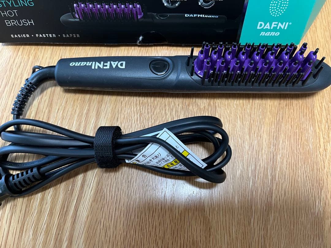 新品同様DAFNI nanoブラシ型ヘアアイロン