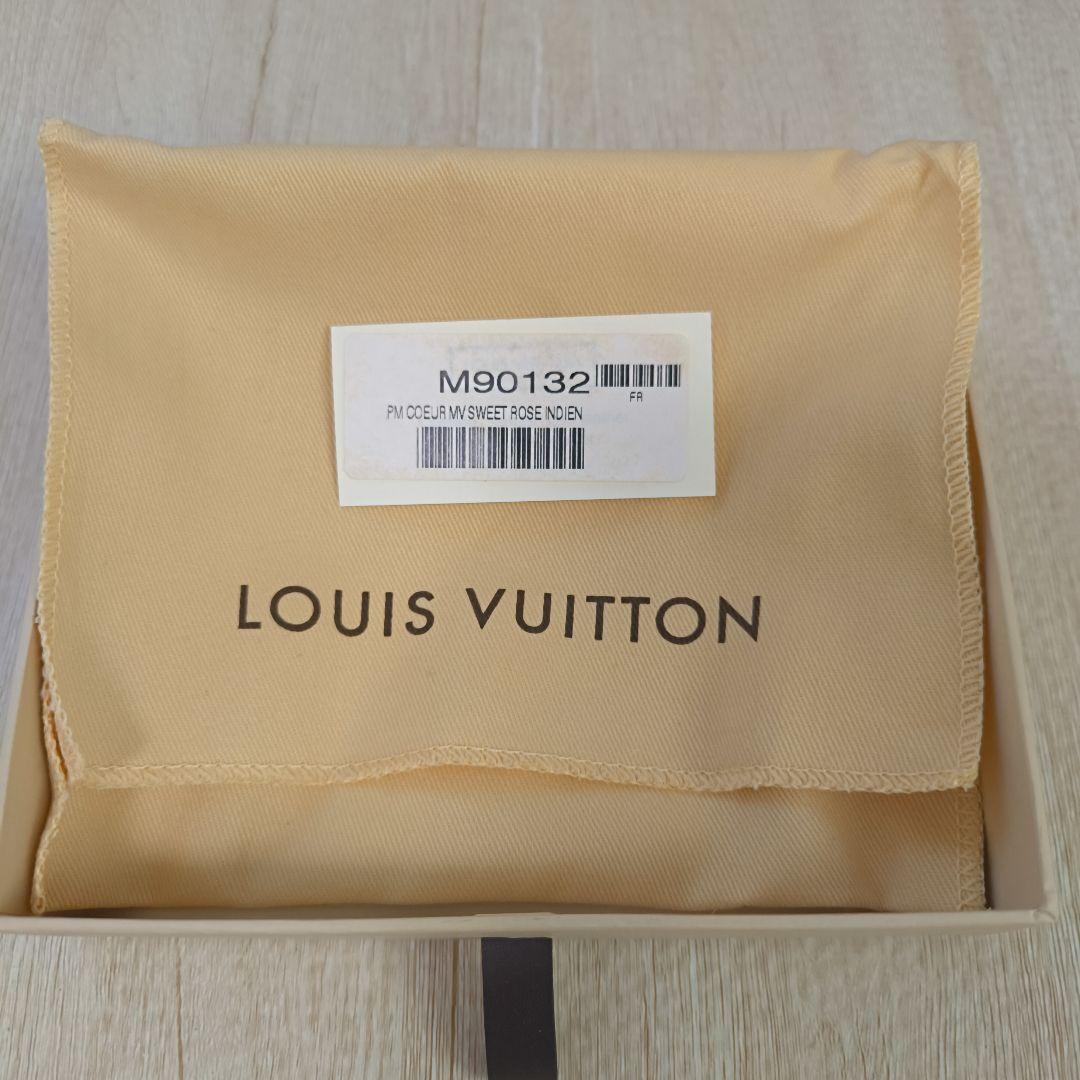新品　箱付き　LOUISVUITTON　ケース　ハート　ポルトモネクール