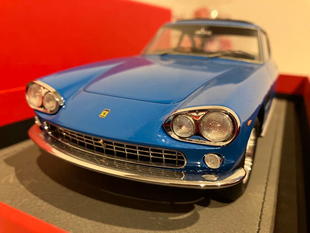 1/18 BBR フェラーリ 330 GT 2+2