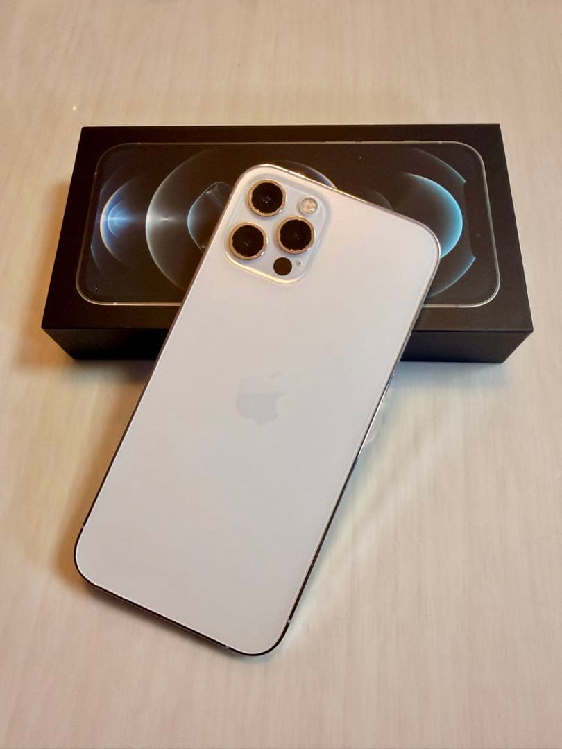 Apple iPhone 12 Pro シルバー 本体、箱付き