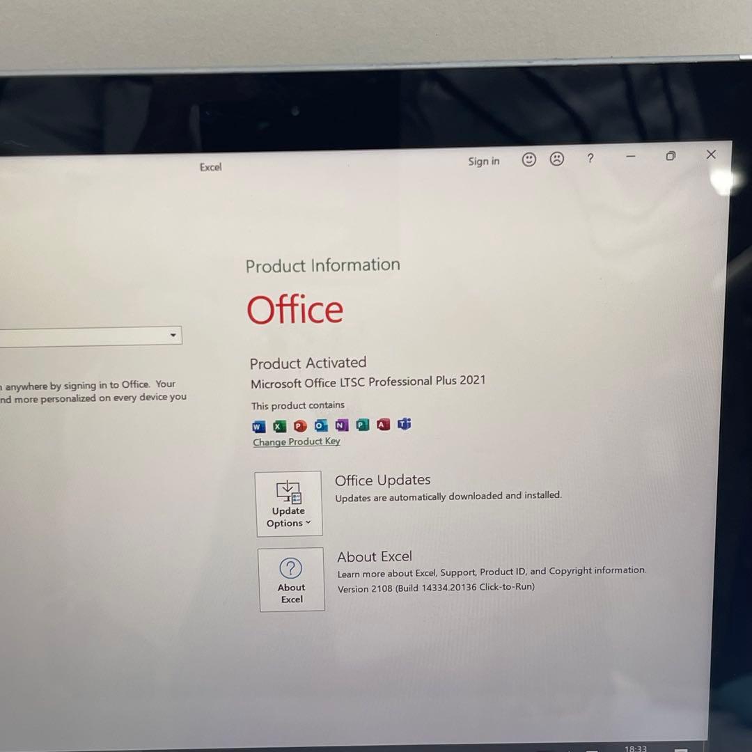 #095 Microsoft Surface Go モデル1824 タブレット
