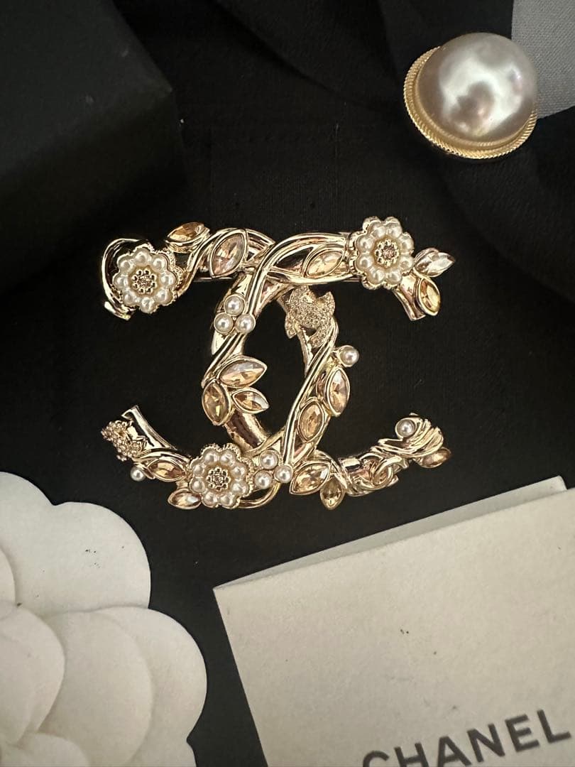 CHANEL フラワー装飾 ブローチ