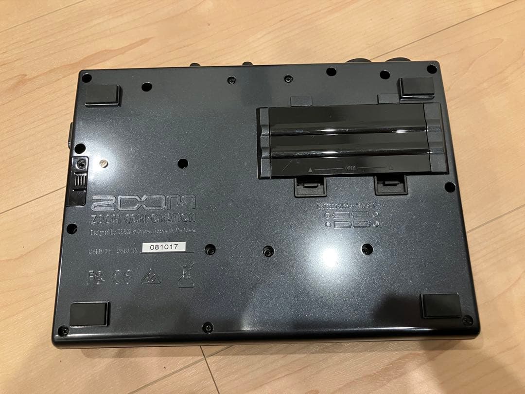 ZOOM R8 マルチトラックレコーダー/オーディオインターフェース