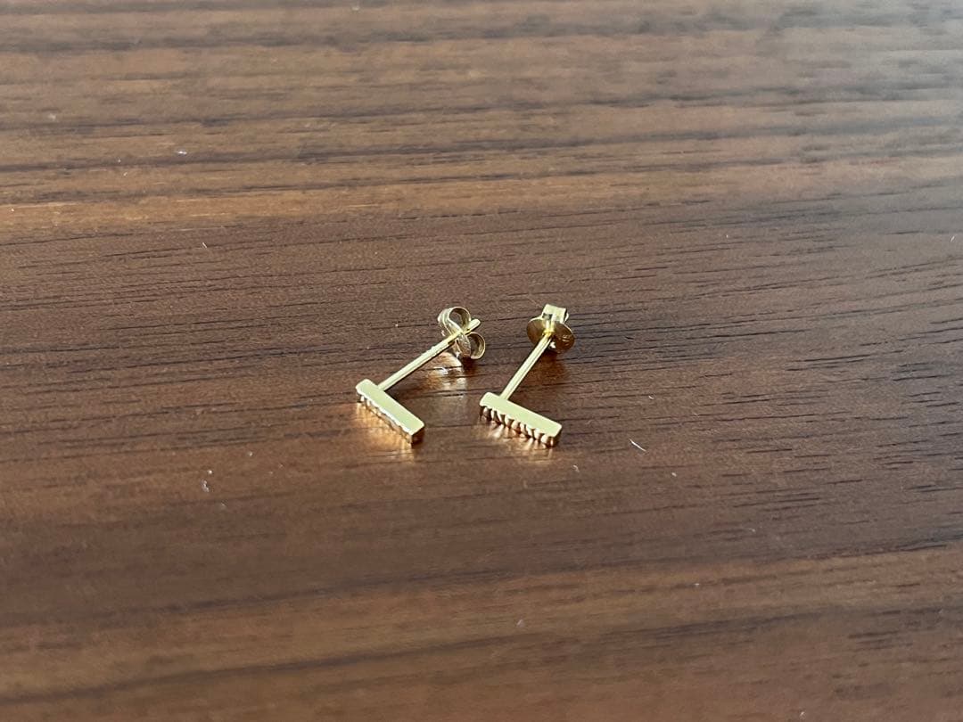 ete K18YG クレールトライアングルカットピアス