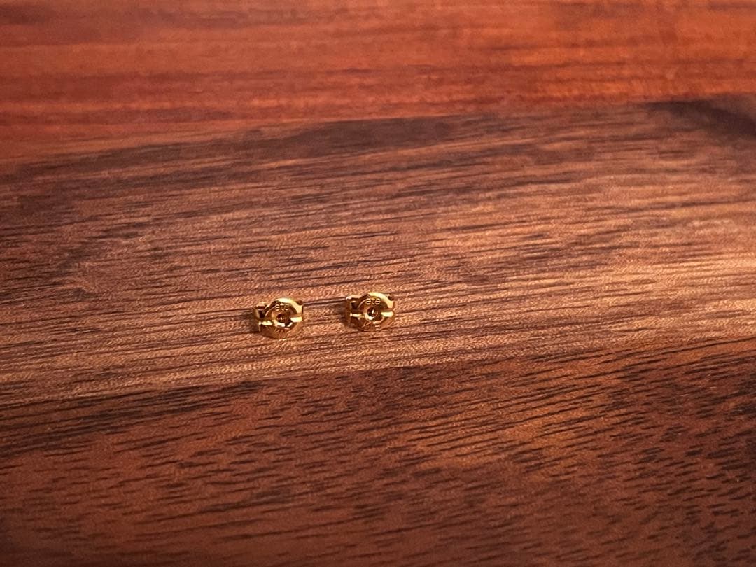 ete K18YG クレールトライアングルカットピアス