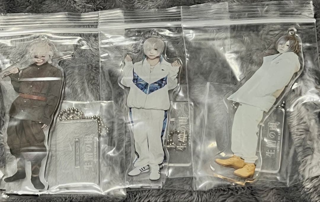 生憎の雨。 魔喪 アクスタ 3種セット R指定 マモ アクキー mamo V系