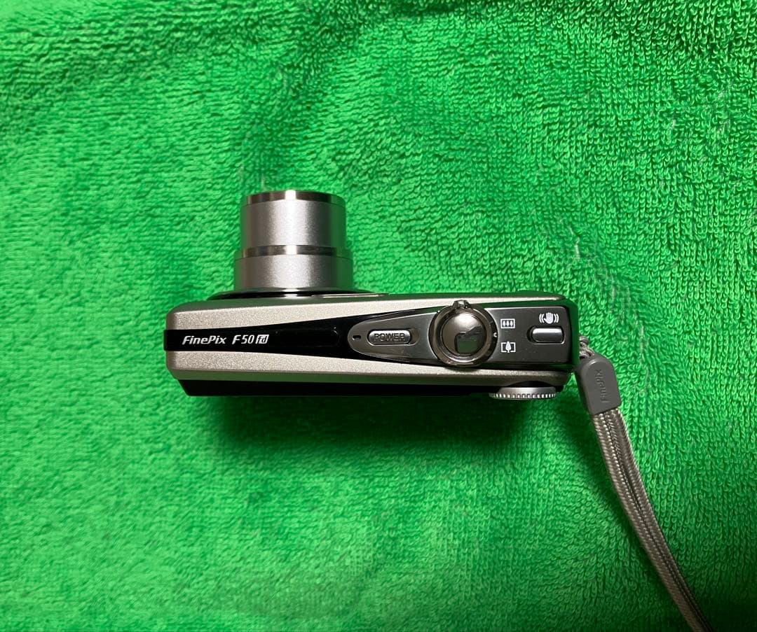 FUJIFILM FinePix F50fd デジタルカメラ