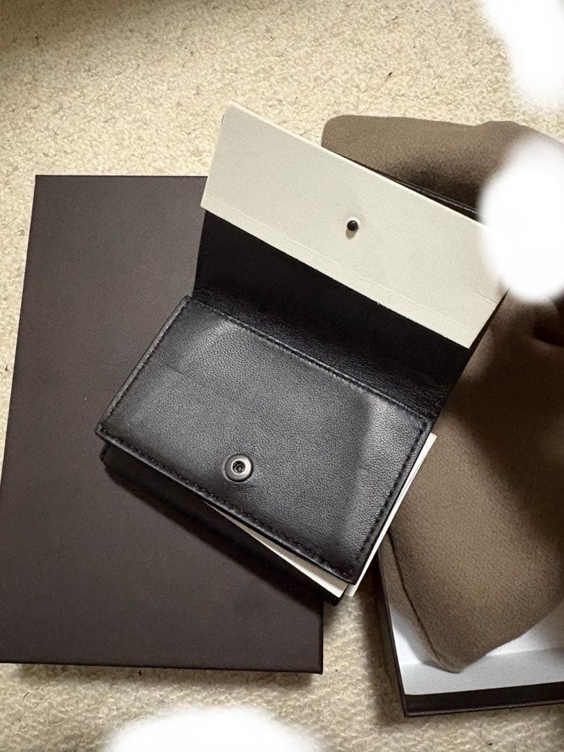 Bottega Veneta ブラックレザー財布 ギフトボックス付き