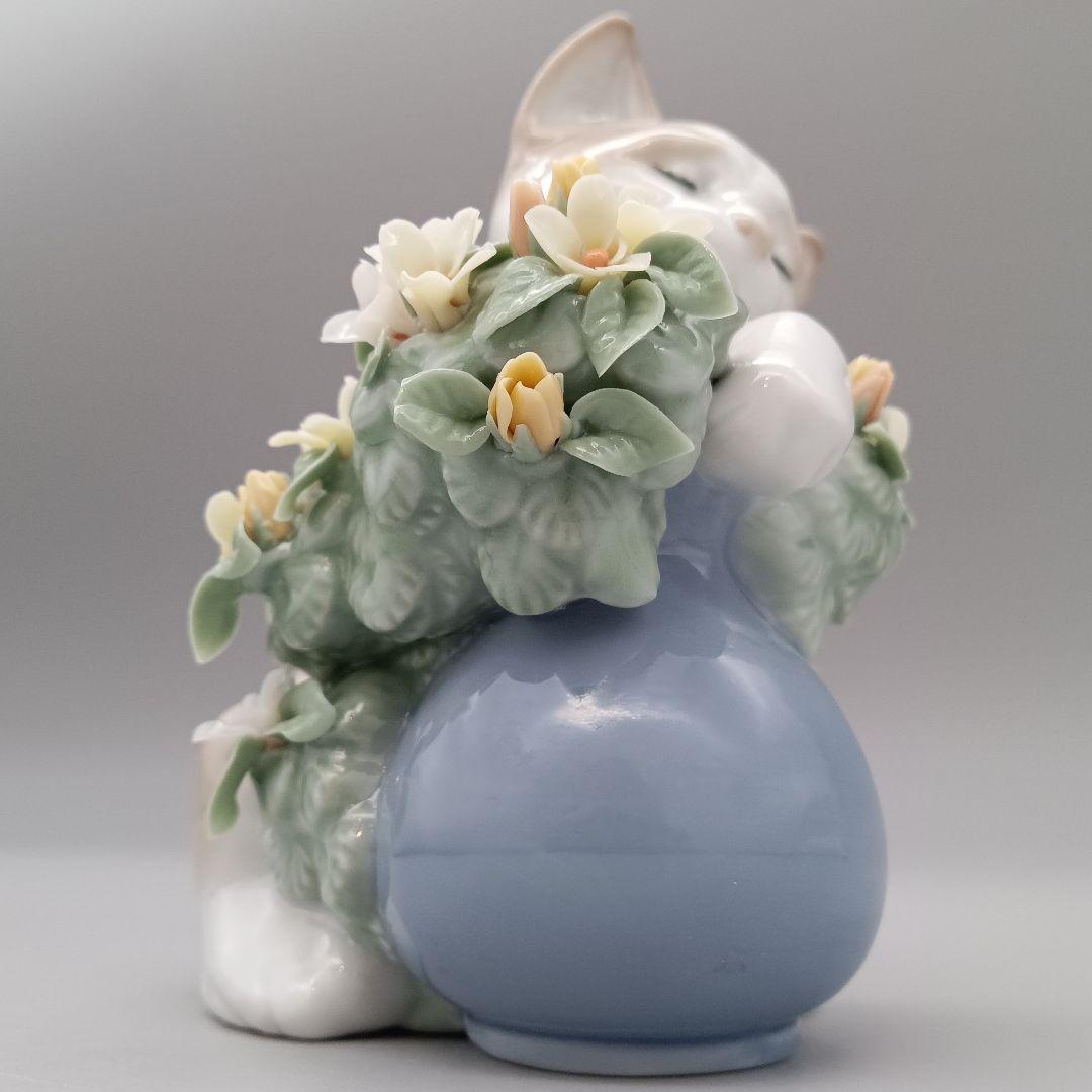 【専用】リヤドロ 6567 「 お昼寝の場所 」猫 花 フィギュリン