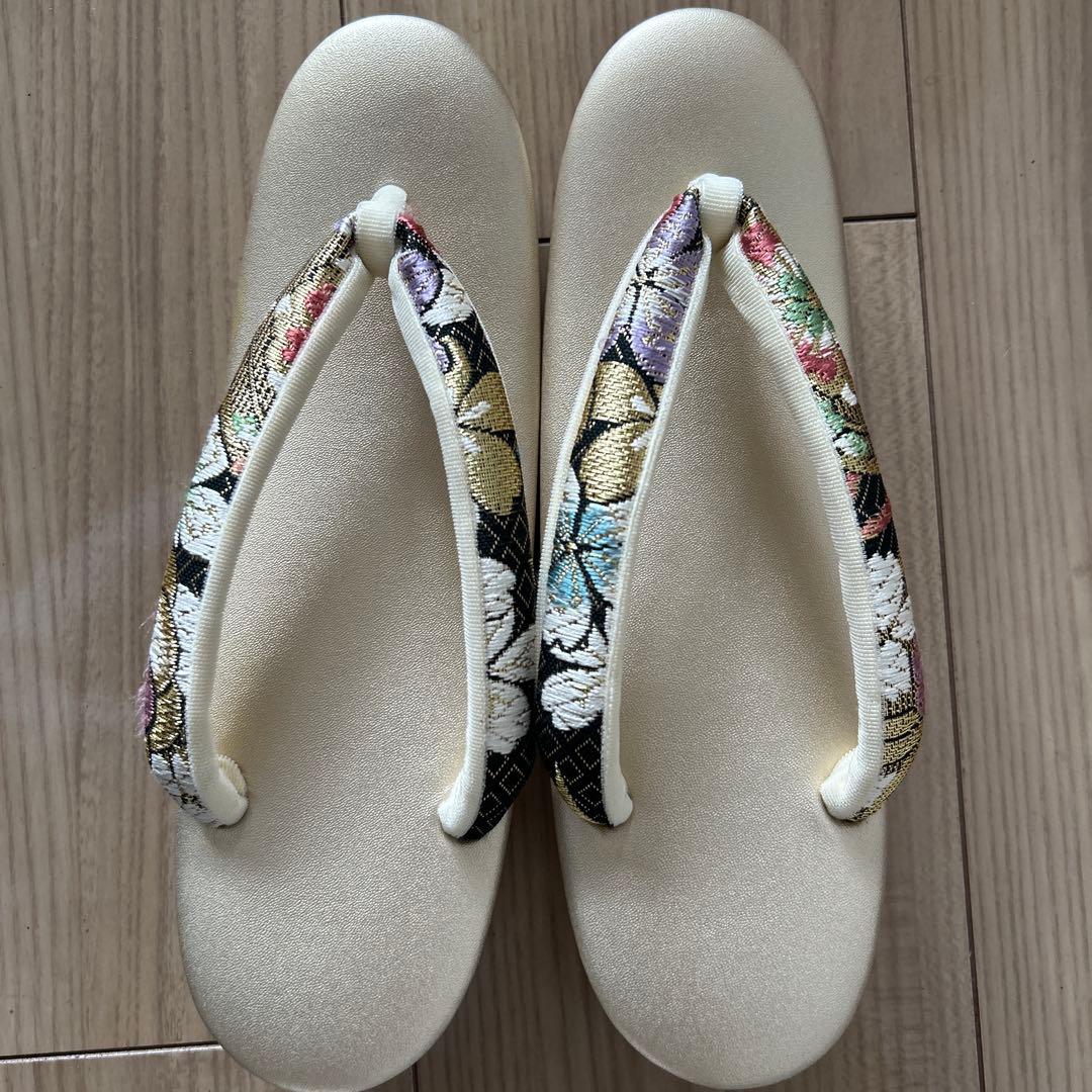 花柄刺繍の和装用バッグと草履セット