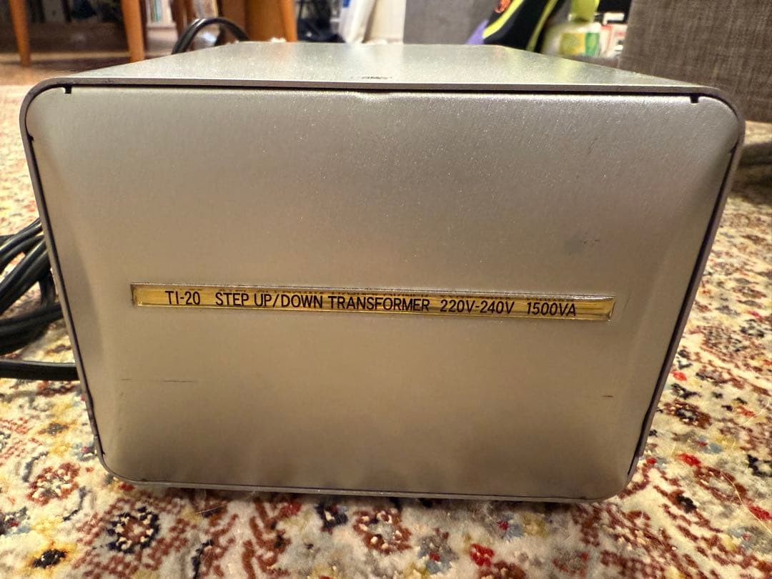 カシムラ　TI-20 変圧器 1500VA