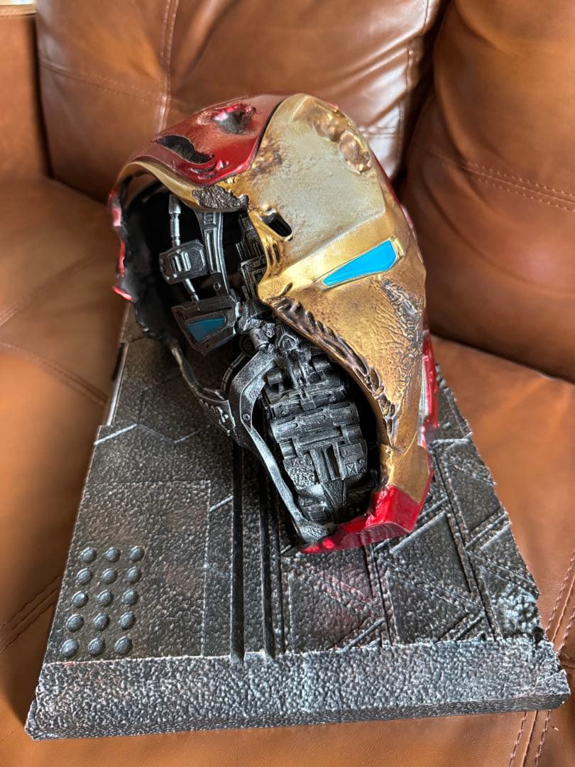 アベンジャーズ/エンドゲーム　アイアンマン　マーク50 バトルダメージヘルメット