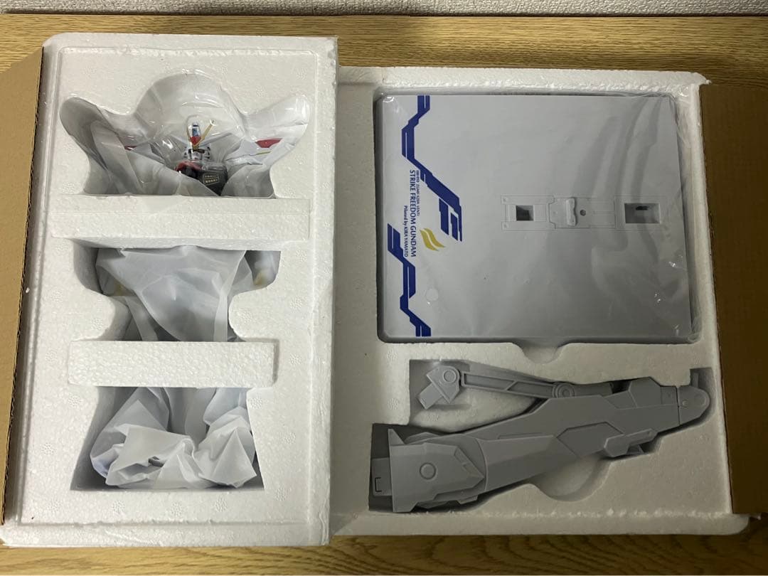 L BUILD デスティニーガンダム & ストライクフリーダムガンダム