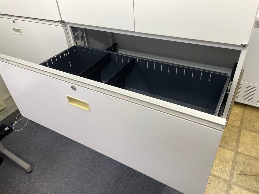 書庫　 3段ラテラル (下段のみ) 事務用品　鍵付き