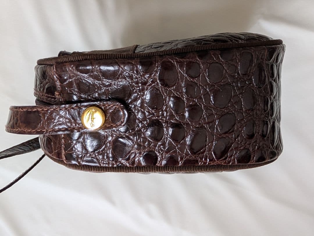 フェラガモ　ダークブラウン クロコダイル風 ショルダーバッグ