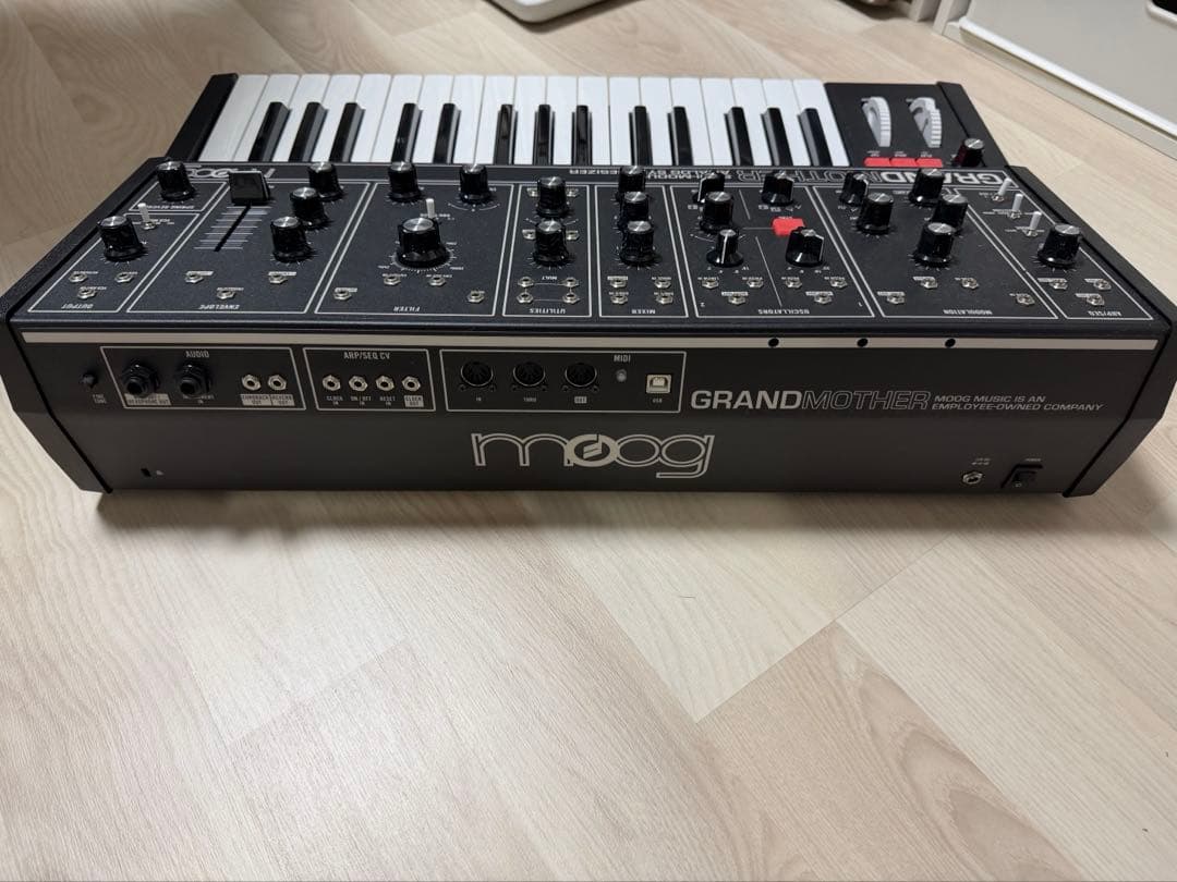 Moog GRANDMOTHER アナログシンセサイザー