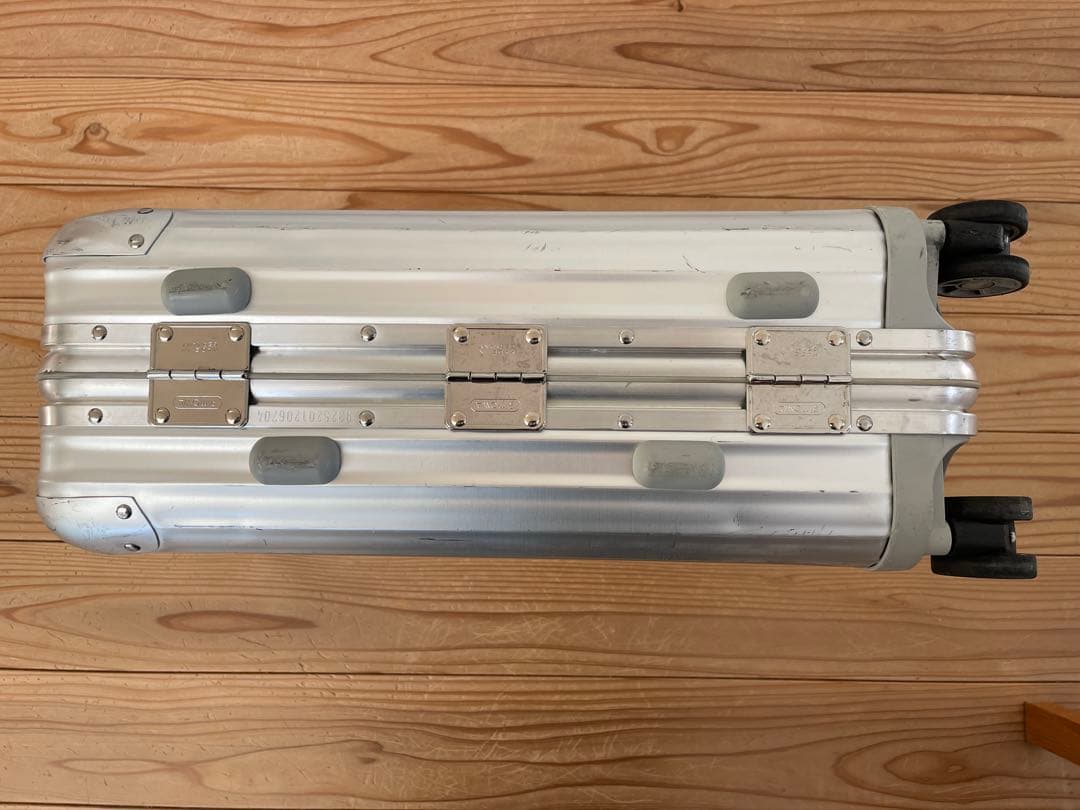 RIMOWA アルミニウム製シルバーキャリーケース