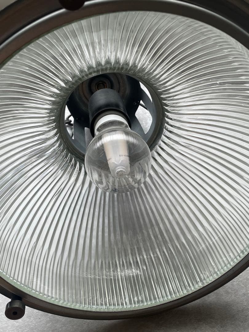 アクメファニチャー　ペンダントランプ