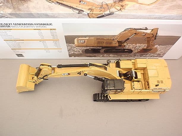 キャタピラー　395 コマツ　日立建機　KOBELCO