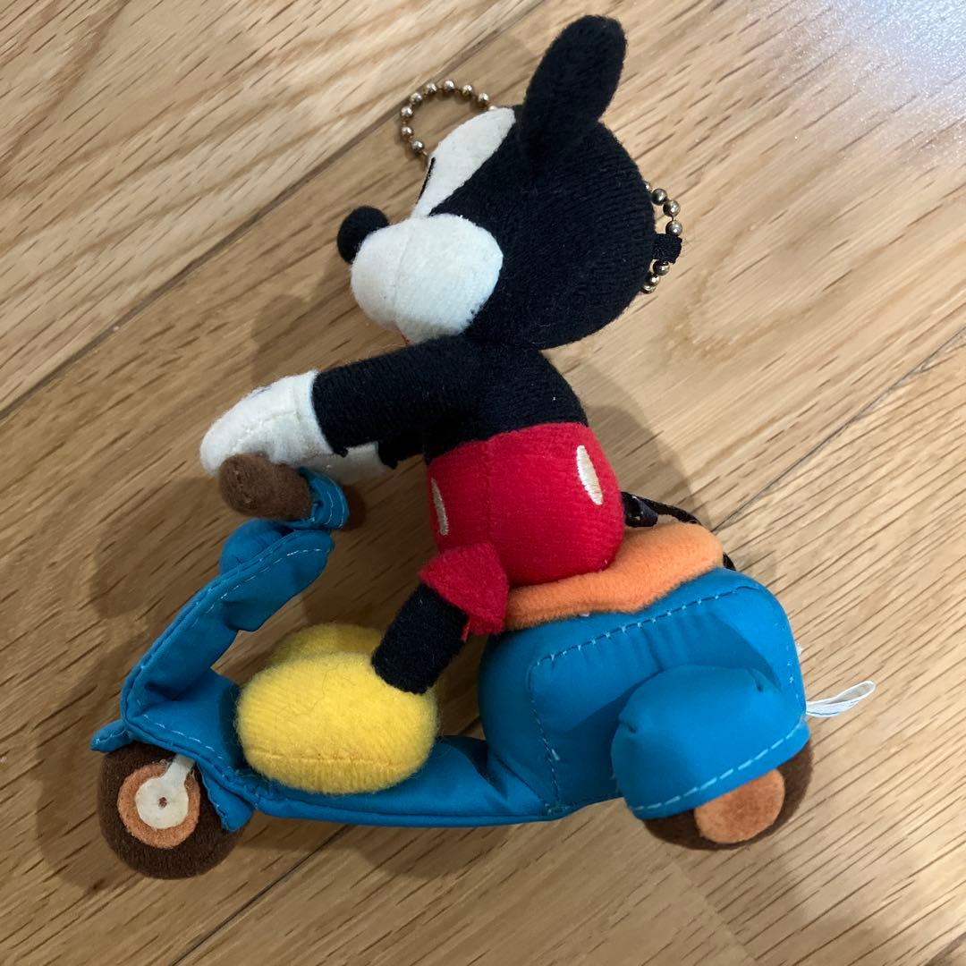東京ディズニーシー　ミッキーマウス　バイクぬいぐるみキーホルダー　ぶるぶるレトロ