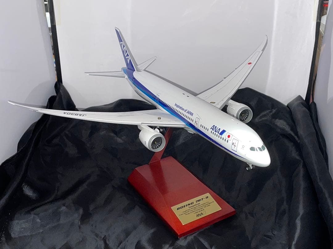 [美品] 1/200 ANA B787-9 空中姿勢 JA830A 全日空商事