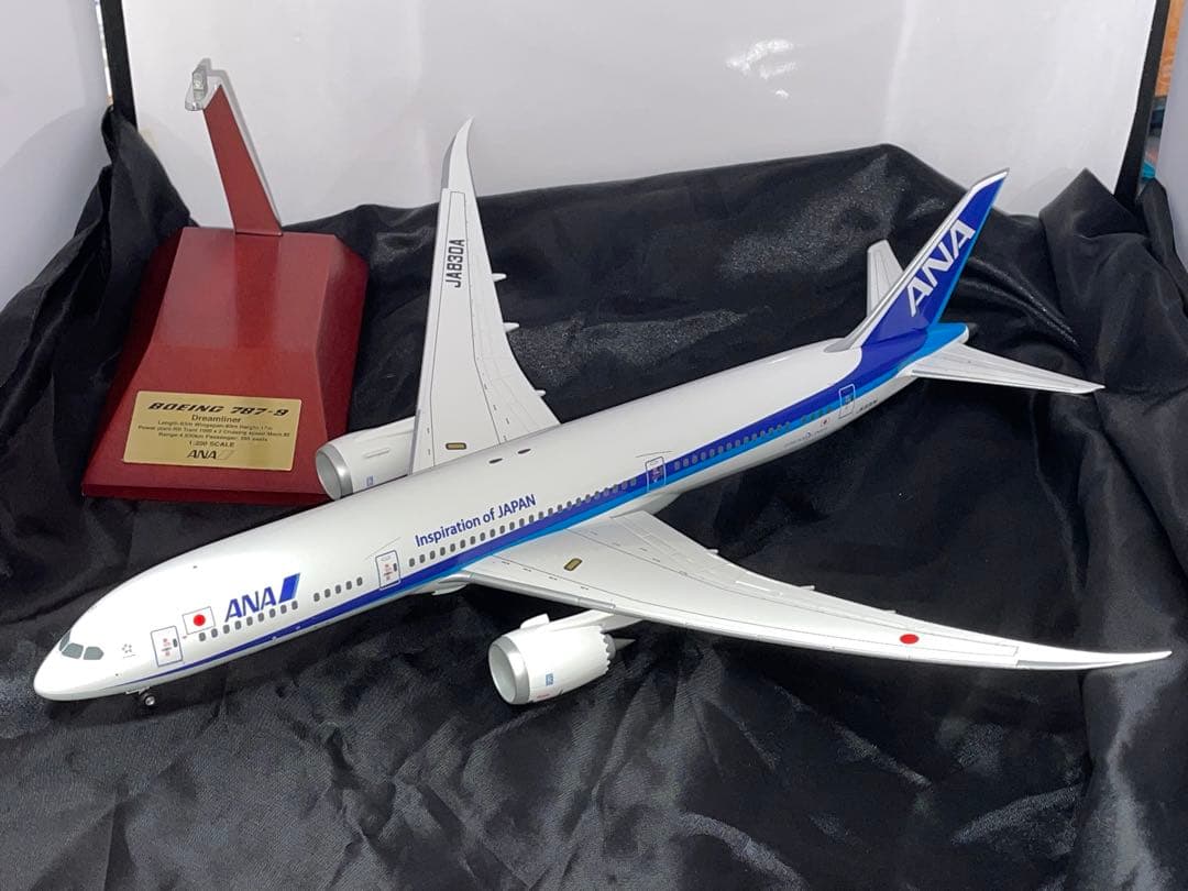 [美品] 1/200 ANA B787-9 空中姿勢 JA830A 全日空商事