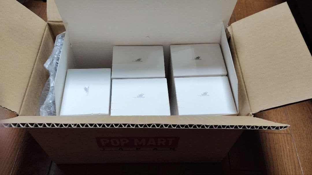 正規品・Labubu Big into Energy開封　5種セット